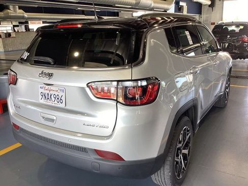 Used 2025 Jeep Compass Limited AWD/4WD image 3