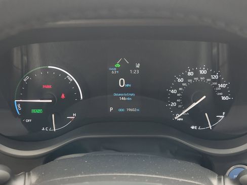 Used 2023 Toyota Sienna XLE FWD image 19