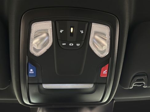 Used 2025 RAM 2500 Big Horn AWD/4WD image 32