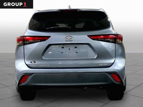 Certified 2021 Toyota Highlander LE AWD/4WD image 5