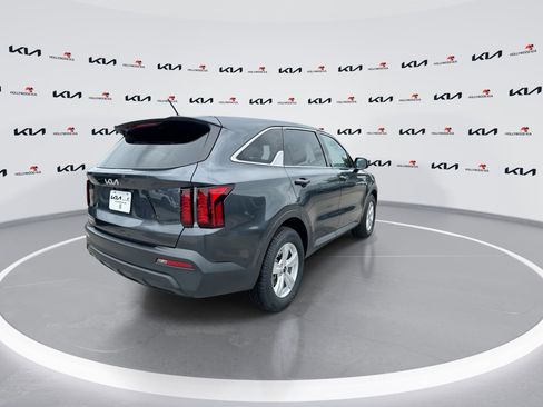 Certified 2023 Kia Sorento LX FWD image 8