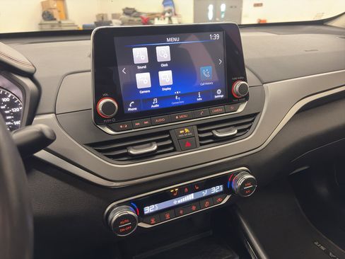 Used 2024 Nissan Altima 2.5 SR image 26