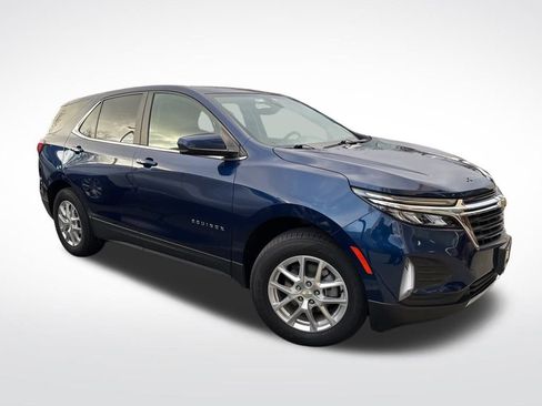 Used 2022 Chevrolet Equinox LT image 2