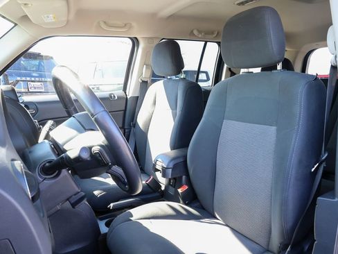 Used 2014 Jeep Patriot Latitude image 22