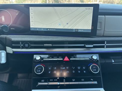 Used 2025 Hyundai Santa Fe Limited image 8