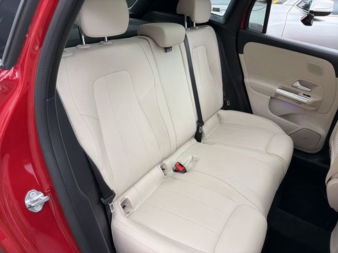 Used 2021 Mercedes-Benz GLA 250 4MATIC image 26