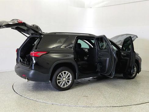 Used 2023 Chevrolet Traverse LT FWD image 12