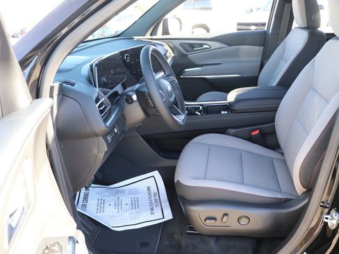 New 2026 Chevrolet Traverse LT image 13