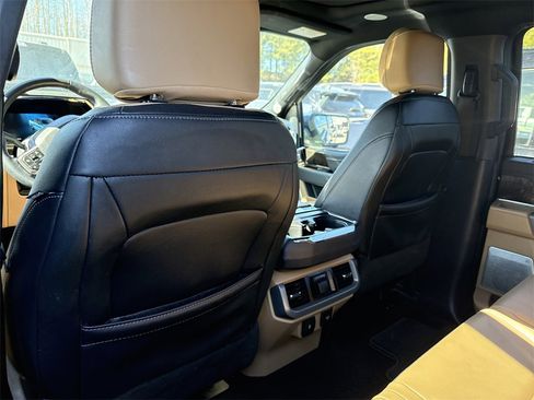 Used 2022 Ford F150 Lariat w/ Equipment Group 502A High image 12