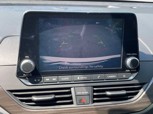 Used 2025 Nissan Altima 2.5 SV FWD image 26