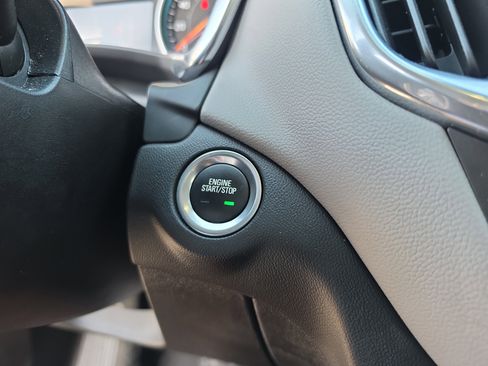 Used 2022 Chevrolet Equinox LT FWD image 28