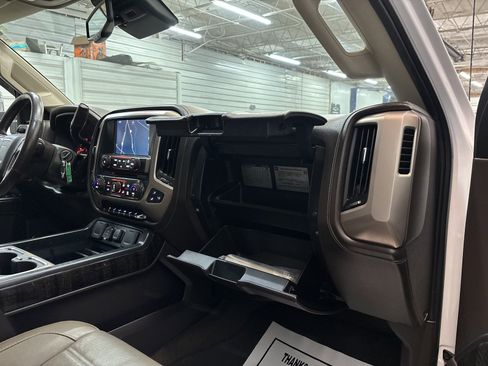 Used 2015 GMC Sierra 2500 Denali w/ Driver Alert Package image 30