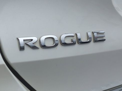 Used 2017 Nissan Rogue SV AWD/4WD image 30