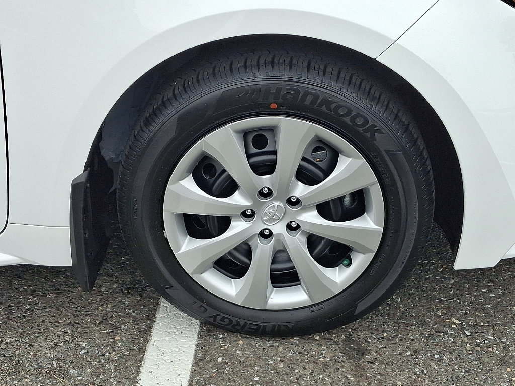 Used 2026 Toyota Corolla LE FWD image 8