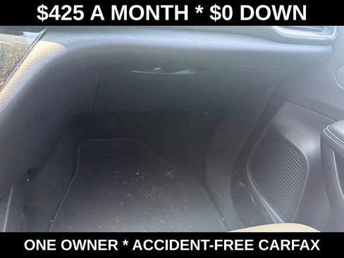 Used 2025 Chrysler Pacifica Select FWD image 32