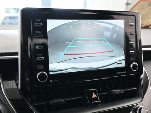Used 2021 Toyota Corolla LE FWD image 16