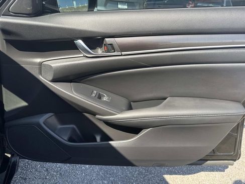 Used 2022 Honda Accord Sport image 11