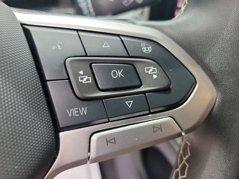 Used 2024 Volkswagen Atlas Cross Sport SE w/ Panoramic Sunroof Package image 26