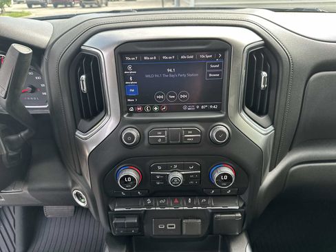 Used 2022 Chevrolet Silverado 1500 RST AWD/4WD image 22