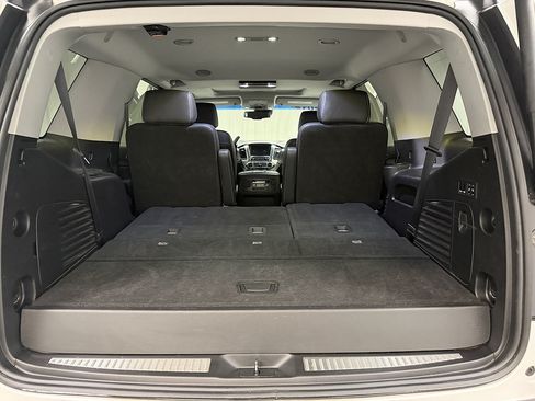 Used 2019 Chevrolet Tahoe LT w/ LT Signature Package AWD/4WD image 13