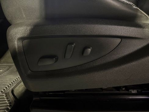 Used 2018 Chevrolet Silverado 3500 LTZ image 25