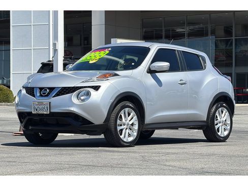 Used 2015 Nissan Juke S FWD image 8