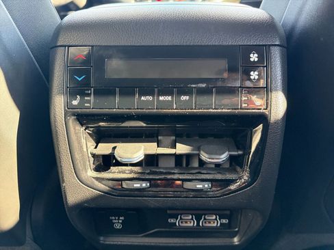 Used 2023 Jeep Grand Cherokee L Limited image 24