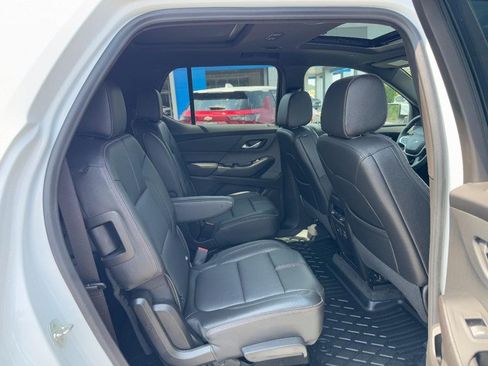 Used 2023 Chevrolet Traverse RS AWD/4WD image 10