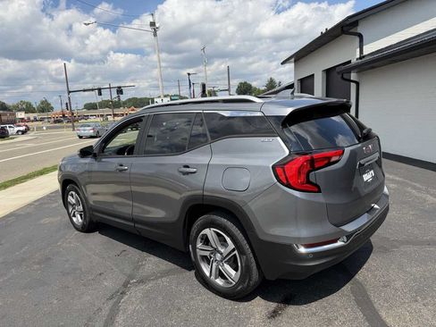 Used 2019 GMC Terrain SLT w/ Preferred Package AWD/4WD image 3