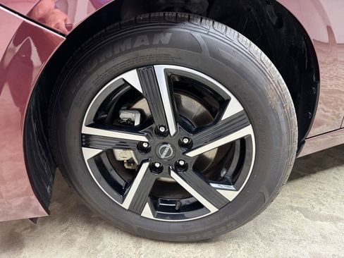 Used 2024 Nissan Sentra SV FWD image 28