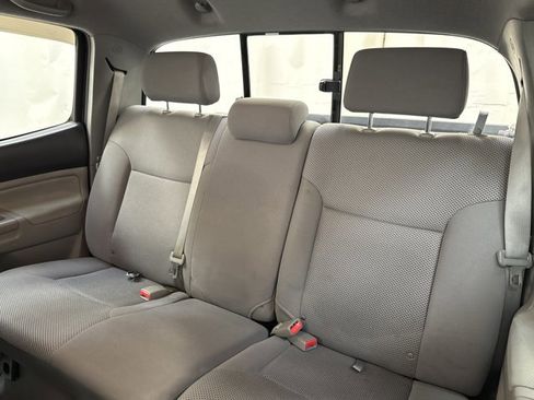 Used 2010 Toyota Tacoma Base image 13