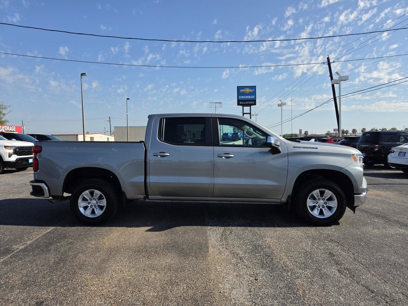 Used 2025 Chevrolet Silverado 1500 LT RWD image 6
