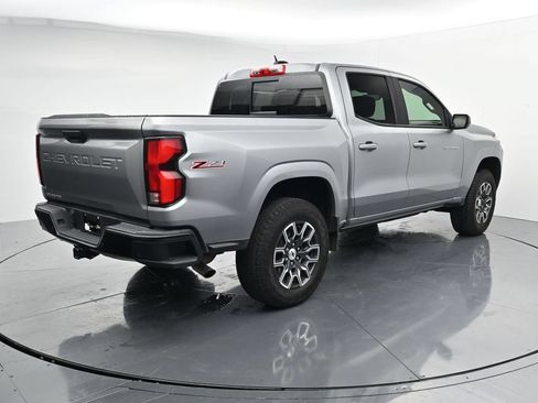 Used 2024 Chevrolet Colorado Z71 w/ Z71 Convenience Package 2 AWD/4WD image 8