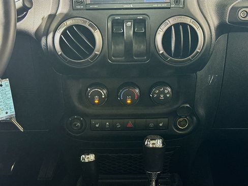 Used 2018 Jeep Wrangler Sport AWD/4WD image 15