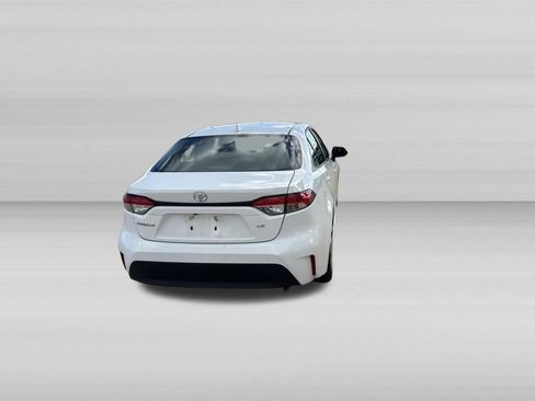 Used 2024 Toyota Corolla LE FWD image 5