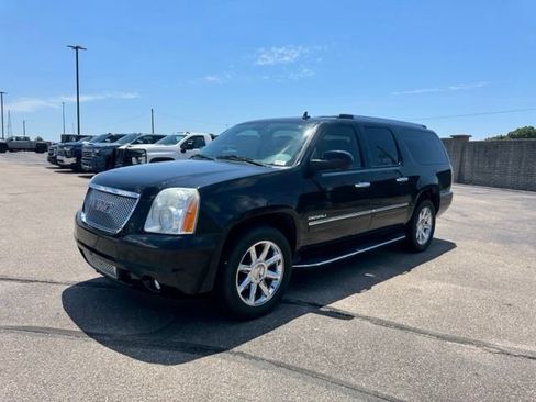 Used 2011 GMC Yukon XL Denali AWD/4WD image 3