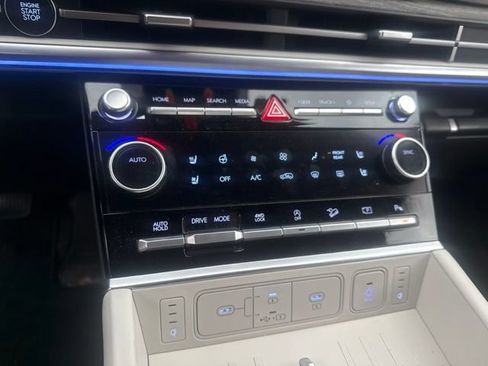Certified 2025 Hyundai Santa Fe Calligraphy AWD/4WD image 18