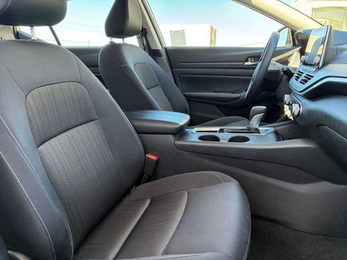 Used 2025 Nissan Altima 2.5 SV image 36