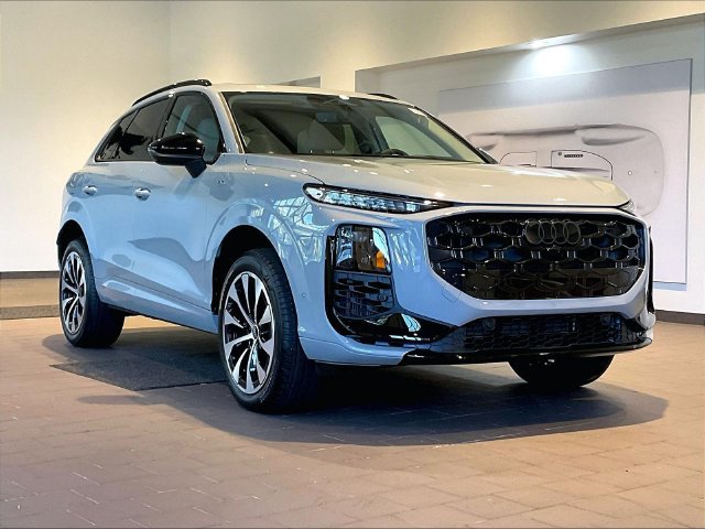 New 2026 Audi Q3 quattro 2.0T AWD/4WD image 1