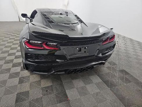Used 2025 Chevrolet Corvette Z06 RWD image 4
