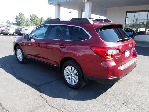 Used 2017 Subaru Outback 2.5i Premium AWD/4WD image 3