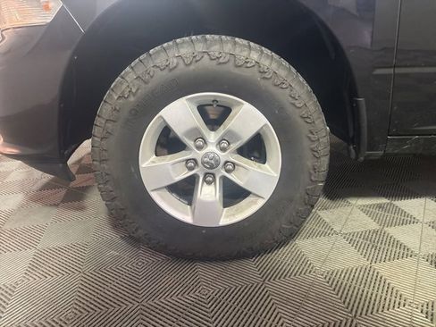 Certified 2018 RAM 1500 Express image 43