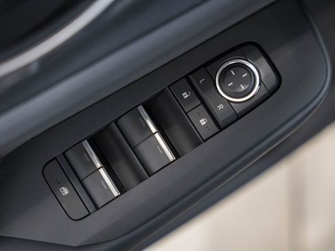 New 2026 Toyota Prius XLE image 39