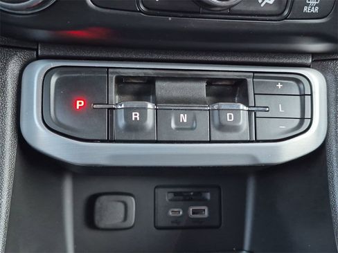 Used 2023 GMC Acadia SLT image 20