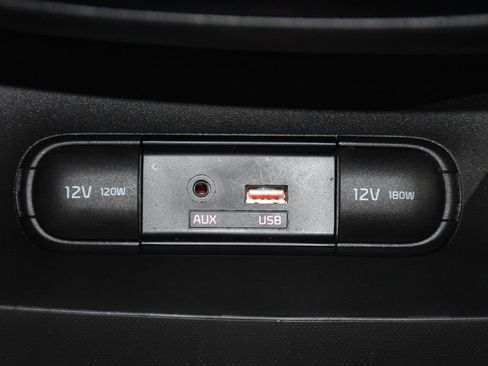 Used 2016 Kia Soul + image 20