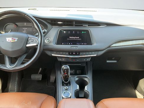 Used 2021 Cadillac XT4 Premium Luxury FWD image 4