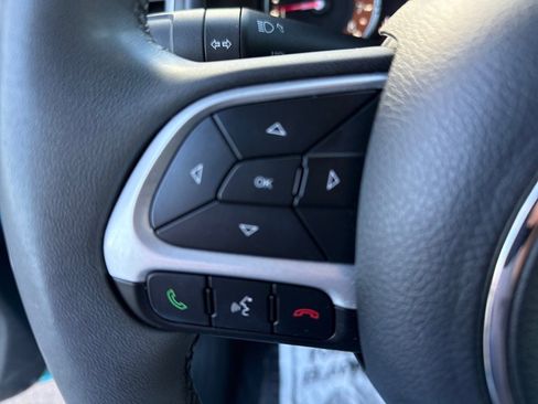 Used 2021 Jeep Renegade Latitude image 17