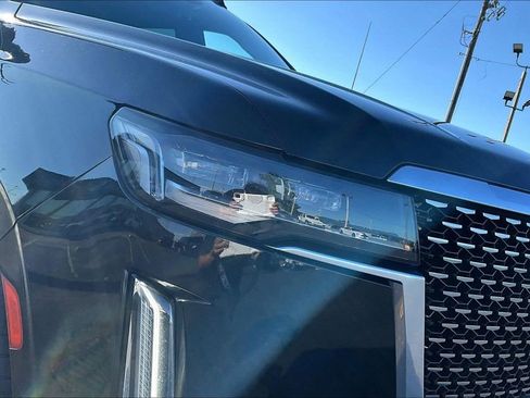 Used 2021 Cadillac Escalade ESV Premium Luxury w/ Driver Assist Tech Package AWD/4WD image 37