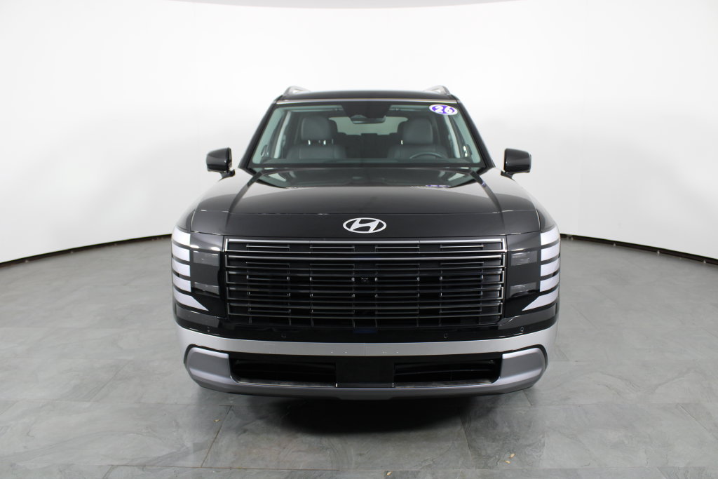 Certified 2026 Hyundai Palisade Limited FWD image 13
