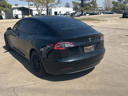 Used 2021 Tesla Model 3 Standard Range Plus image 4